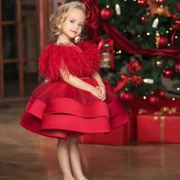 Belles plumes de satin de tulle rouge longueur au genou robe de fille de fleur robes de concours de fille robes d'anniversaire jupe de fille personnalisée SZ 2 4 6 8 10 12 D318003