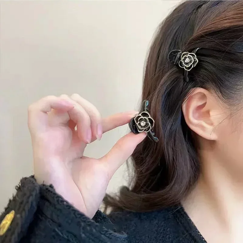 Hermoso clips de garra de cabello de flores pequeñas para mujeres