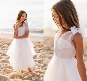 Mooie witte lovertjes tule bloemenmeisje jurken prinses pure riemen spaghetti verjaardag communie jurken zomer strand feestjurk voor tieners bc15366