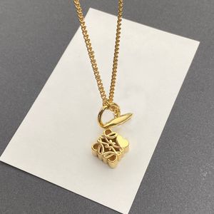 Lage klassieke driedimensionale boor vergulde meisjes Valentijnsdag bruiloft ketting sieraden vrouw cadeau Lowes