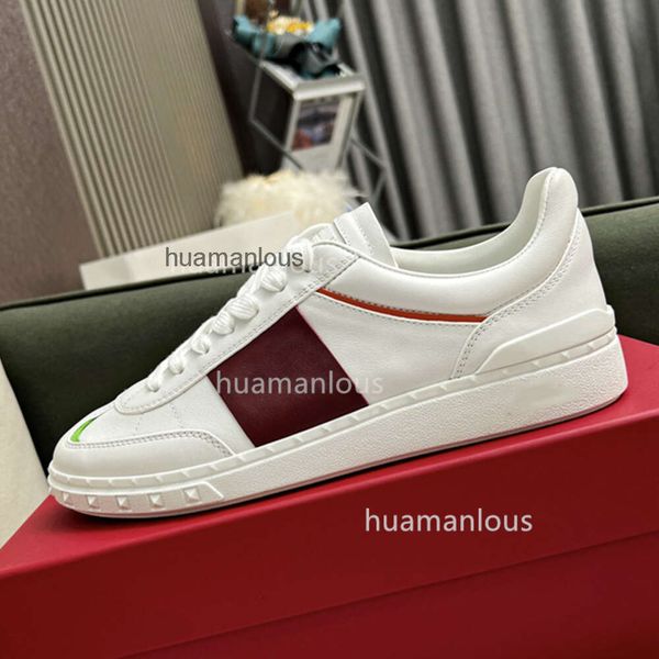 Blow Pareja Rivet Champagne Diseñador casual Valenstino White White Cowhide Trainer Lacing Studs Gold Top Sports Board Training Zapatos 909m