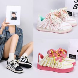 Baskets basses tendance pour femmes, version coréenne, semelle épaisse, rétro, bloc de couleur, lettres, chaussures de sport décontractées pour étudiants