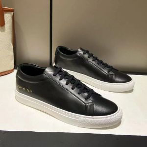 Diseñador de plataforma Baja zapatos casuales para hombres para hombres Triple Black White Leather Snakers Flat Trainer Fashion Fuiling Mensils Zapato extraordinario