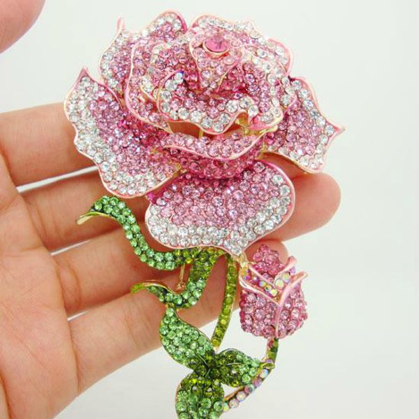 Precio bajo Hermosa joyería de moda de diamantes de imitación Rose Bud Gold-Plate Pink Rhinestone Crystal Broche Pin Envío gratis para mujer