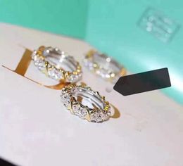 Bijoux coréens à bas prix avec acier titane or 18 carats gravé pour hommes et femmes nouvelle bague électrique t-family