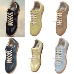 Low Top Sneakers Maison Shoes For Woman Mens Margiela MM6 shoes Trainer Casual Shoe Flat Fashion Run 10A Designer Shoe Loafers Leather Walkman Suede Outdoor Sport q1