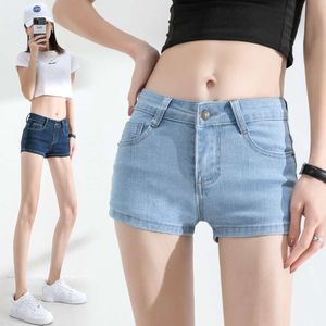Jeans met lage taille voor dames in de zomer, sexy stretch lichtgekleurde shorts, slim fit en afslankende supershorts, nauwsluitende hotpants 2023 nieuw model