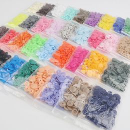 Laagste prijs 500 sets Babyhars Snap Knoppen KAM T5 12mm Plastic Snaps Kleding Accessoires Pers Stud Bevestigingsmiddelen 15 Kleuren