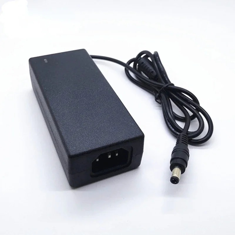 Laagste prijs Nieuwe AC -converter -adapter voor DC 12V 5A 60W LED -voeding oplader voor 5050/3528 SMD LED -licht of LCD -monitor CCTV