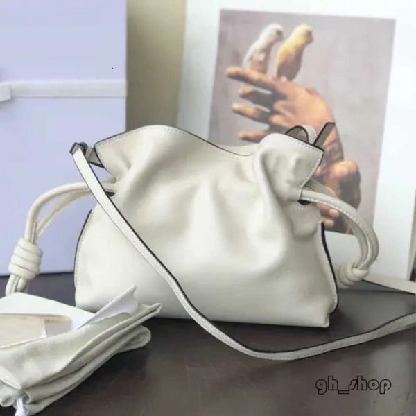 Loweve sac sac à bandoulière bandoulière sacs de créateurs Flamenco femmes sacs à main sacs en cuir de vache sacs de nuage sac de luxe Mini peau de vache tirer corde pli seau Loeweely sac 1399