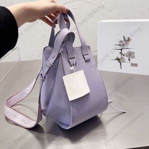 Lowwe Women's Luxury Tote Bag Designer Shopping Crossbody Fody Handsbag Alphabet Embroderie Ligne Strap Hamacs Hammocks Sac à bandoulière CowHide