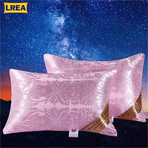 LREA 1pc 4874cm Oreiller en soie pour la famille ou l'hôtel Protégez le cou Remplissez les oreillers de sommeil confortables pour la literie T200603