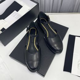 Ls chaussures robe épaisse semelle femme correspondant couleur rond tête sandales creux matériel metal boucle pantoufles de chaussures plates rétro décontractées avec tongs avec boîte 134