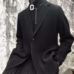 LSSEY Coat Miyake Coat Men's Costumes Homme Issey Plisse Miyake Fabric plissé Suisse plissée Temps de sensation de sens