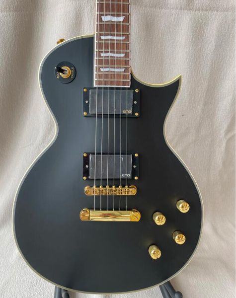 LTD Eclipse II VB CUSTOM Guitare électrique noir mat Micros EMG de Chine, boîtier de batterie 9 V, reliure jaune, touche en palissandre