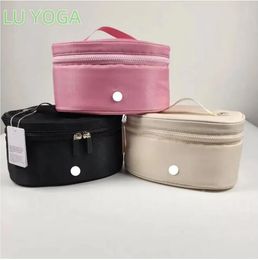 LU-3269 Borsa per il trucco da donna Manico superiore Ovale Top Access Sacchi per cosmetici Borse per cosmetici Lulemon Mini Pochette di lusso Quadrata Designer Vintage Nylon Rosa Lavaggio Borsa da toilette