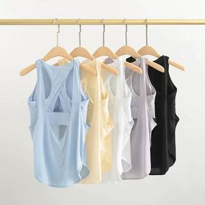 LU LU VEST FEMMES Vêtements de yoga Femmes avec poitrine Two Two In One Sous -wear Fess Top Fiess Beau Back Sports Blouse