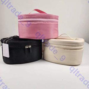 Lu Bolsa de maquillaje Bolsas para exteriores Kit ovalado para mujer 3.5L Bolsas de almacenamiento de maquillaje para gimnasio Qltrade_9 Bolsa de cosméticos Fanny Pack Monederos Venta al por mayor directa de fábrica