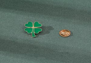 Lucky Green Fourleaf Clover épingles broches pour femmes plaquées d'or et épingle en émail bijoux couple couple badges en métal chemise de denim 1825056