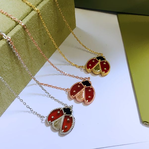 NOUVEAU Printemps Ailes Coccinelles Pendentif collier ensemble bracelet clip boucles d'oreilles Lucky Clover Colliers prune coccinelle motifs floraux designer Womens Chain Designer Necklace