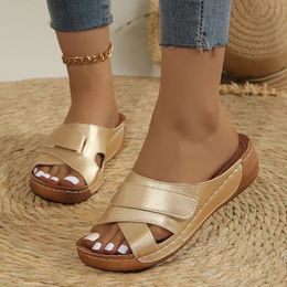 Lucyever Summer Gold Silver coin Slippers for Women Comfort Comfort Sands Sandals Sandals Femme Not Slip Flip Flops Plus taille 43 240417