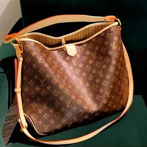 Luxurys Designers Handsbags Womens Sac à bandoulière Grace Tottes Shopping Crossbody Sacs Brown Flower Cuir Wallet Lady Cuth