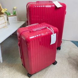 Nom des bagages Brand Suitcase Hot Sale Luxury Fashion Boîte de grande capacité avec couverture de protection et étiquette de bagages Universal Wheel Boîte à roues