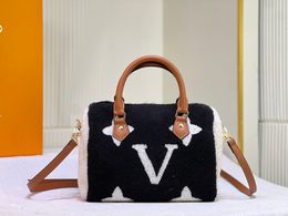 Luis Vuittons Famous Lvse Louisvuiotton Brand Material Cashmere Designer Handbag Classic Lady Single-Aushered European Style Taille 25-19-15cm