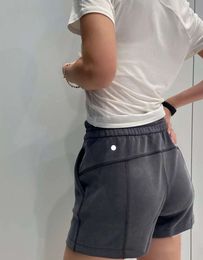 Lululemen femmes Shorts de Yoga doux avec exercice Fitness flux porter des pantalons courts filles en cours d'exécution vêtements de sport élastiques poches haut de gamme 9K33