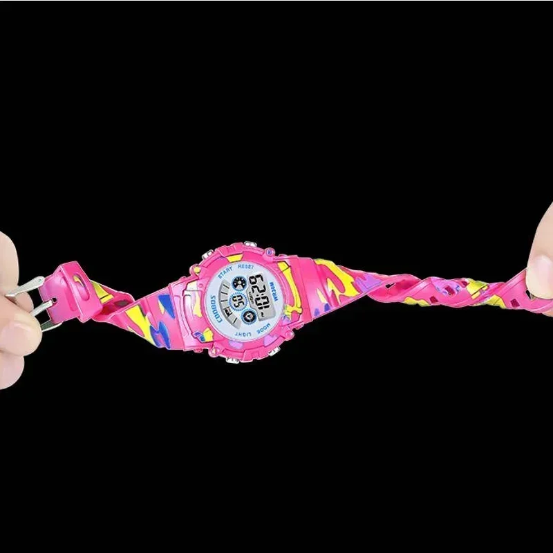 빛나는 위장 어린이 시계 Led 다채로운 플래시 디지털 경보 소년 소녀 소녀 안티 지진 창조적 인 어린이 시계
