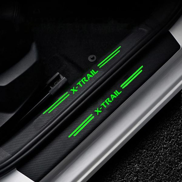 Sécran de porte de voiture lumineuse Sill Anti Kick Sticker Scuff Scrat Scratch Film pour Nissan X-Trail Logo Juke 370Z Qashqai Kicks Armada Elgrand