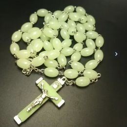 Collier chapelet croix catholique chrétienne lumineuse, colliers de perles scintillantes dans l'obscurité pour hommes et femmes chrétiens