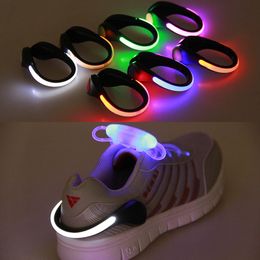 Luminoso LED Flash Light Shoe Clip Party Favor Clips de seguridad CLIPS DE SEGURIDAD NIGHT SPORT Running Cycling Walking Gear Shuffle Melbourne Dance Shoes Accesorios JY0904