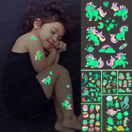 Lichinige nachttattoo -stickers voor kinderen Unicorn Stars Tijdelijke waterdichte tatto body art Kid Halloween Cartoon Fake Tatoo 240408