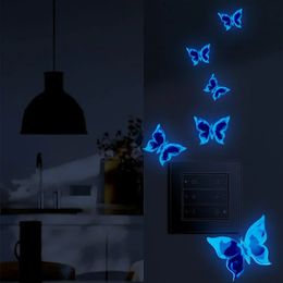 Autocollants de commutateur lumineux brillent dans le noir papillon autocollant mural enfants dessin animé chat lune décor à la maison panneau décalcomanies bleu vert lumière 240111