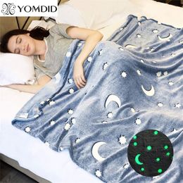 Manta de franela cálida luminosa, sábana con estampado geométrico fluorescente nocturno, colcha para sofá, cubiertas de ocio para siesta para niños 220527