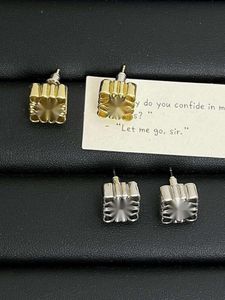 Luojia's driedimensionale geometrische holle goud heeft een nicheontwerp Gevoel voor eenvoud Hoogwaardige oorbellen Kleine geur en unieke oorbellen