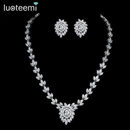 LUOTEEMI nouveaux ensembles de bijoux nobles couleur or blanc clair CZ feuille et fleur pendentif collier pour femmes accessoires de mariage de mariée cadeau