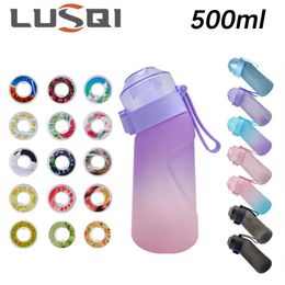 Lusqi 500 ml waterfles met 1 st willekeurige smaakpods draagbaar transparant stro lekbestendig geschikt voor buitensporten 240529