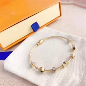 Mezcla de diseño lux Nunca se desvanece Hip hop niños hombres mujeres niña brazalete de lujo joyería acero inoxidable 316L plata oro rosa letra negra bra313P