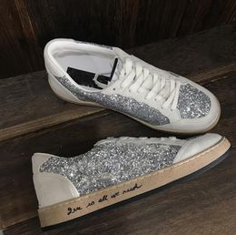 Chaussures de designer de luxe Golden Ball Star Sneakers Italie Classic White Do Old Dirty Star Sneakers Qualité Femmes décontractées Chaussures
