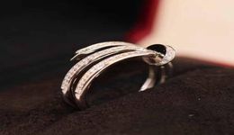 Anillo de tres líneas de calidad lujosa con diamante brillante en color platino para mujer, regalo de joyería de cumpleaños PS88363928092