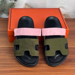 Luxuey Designer Sandales Femmes Slippers Sheep Slides 2024 Sky Blue Couples Summer Outside Deep Sheep "S Second Oncle Slippers Velcro Autocollant tongs Flip-Flip Flip Gender neutre