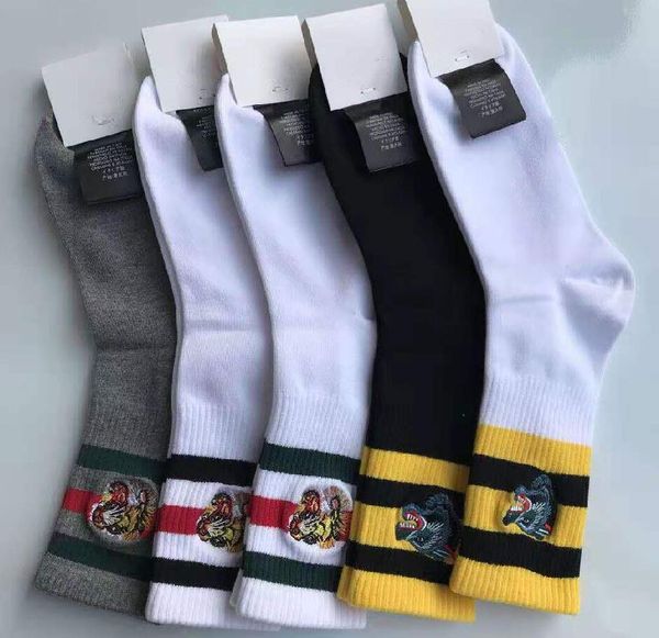 Luxur-Calcetines de algodón para hombre, diseño de alta calidad, bordado con cabeza de Lobo y Tigre, tubo medio alto, deportes de ocio, Hip Hop, calcetín blanco y negro