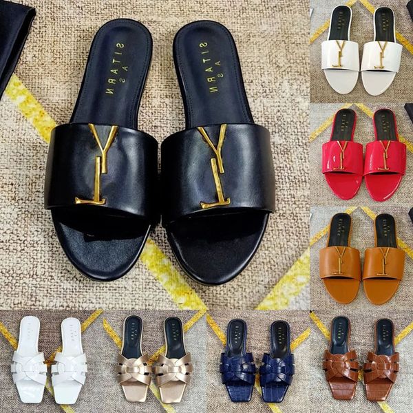 Luxe Designer Femmes Pantoufles Sandales Chaussures d'été Diapositives Mode Cuir Large Talons Plats Plage Sandale Noir Blanc Golf avec boîte Taille 35-42