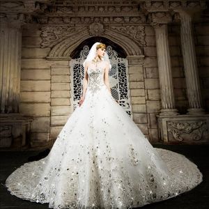 Robes de mariée de luxe A-ligne chérie perlée cristal strass chapelle train mariée à lacets robes de mariée vraie Photo sur mesure