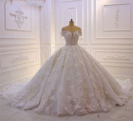 Luxe Baljurk Trouwjurk Prachtige Kralen 3D Bloemen Kant Geappliceerd Prinses Vintage Arabische Bruidsjurken Hoge Kwaliteit