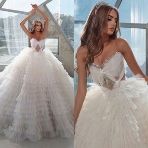 Robes de mariée luxueuses robe de bal chérie avec perles sans manches dos nu en couches tulle net robe de cour sur mesure plus côté robes De Novia