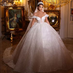 Luxueuze bling kanten kogel jurk trouwjurk uit schouder korte mouwen prinses bruidsjurken geborduurd met meerlagig kanten