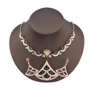 Luxueux chaîne de cou bohème couleur diamant robe pendentif boucles d'oreilles clous d'oreilles collier tempérament ensemble de bijoux de mariage de la mariée